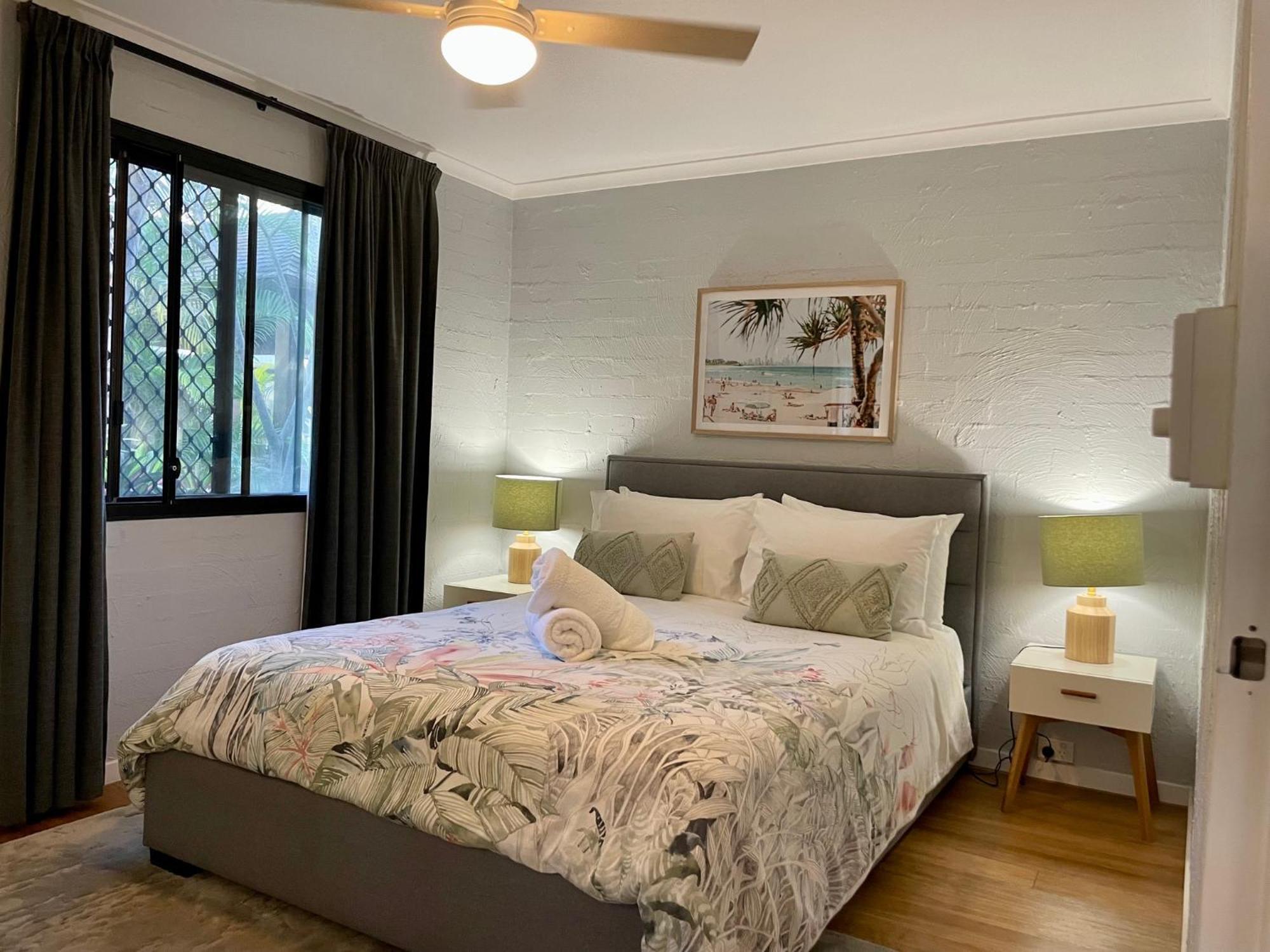 Burleigh Palms Holiday Apartments Gold Coast Exterior photo