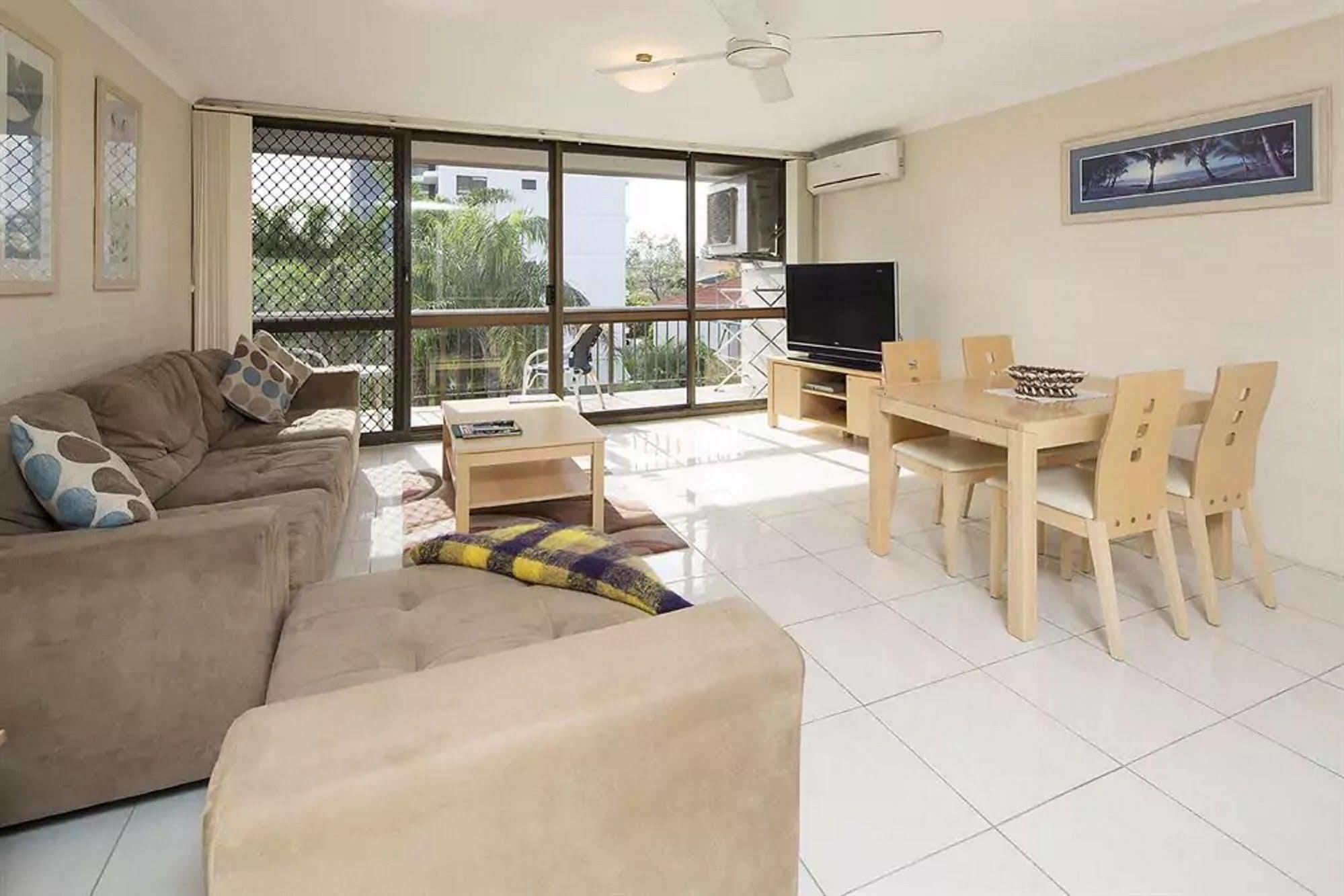 Burleigh Palms Holiday Apartments Gold Coast Exterior photo