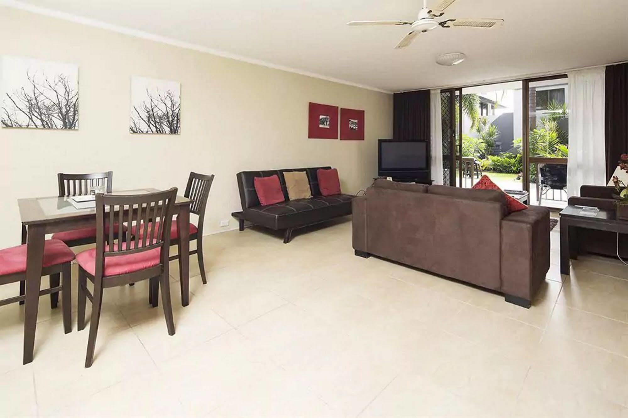 Burleigh Palms Holiday Apartments Gold Coast Exterior photo